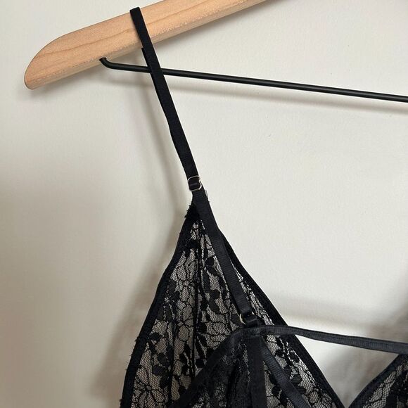 Azalea Sia Lace Bodysuit - Picture 5 of 10